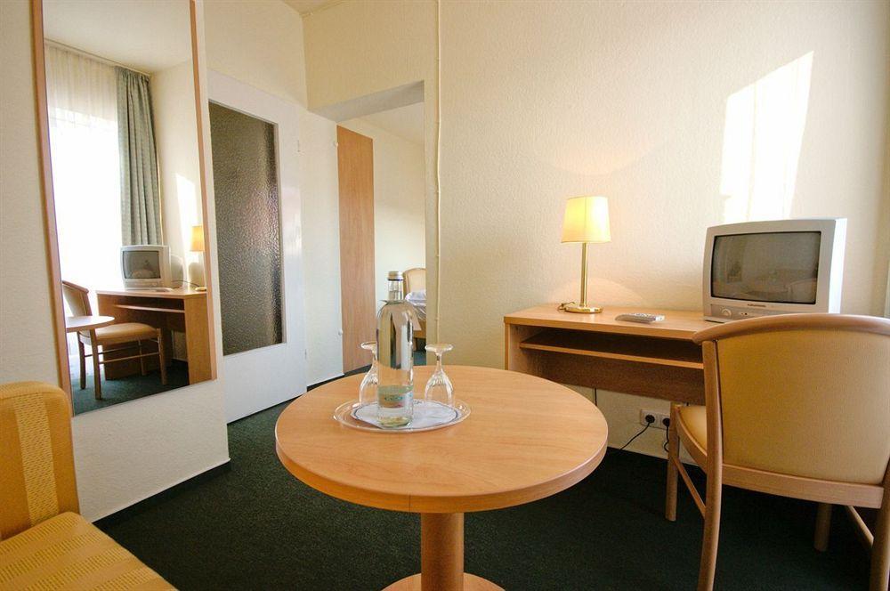 Hotel Wiking Kiel Exterior foto
